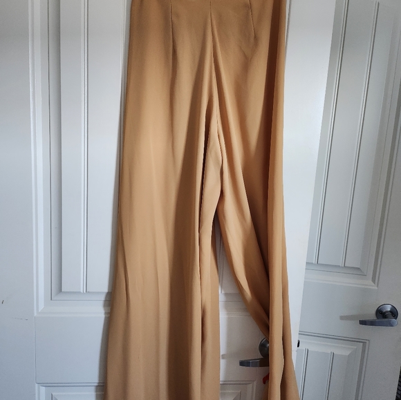 Traditional Vietnamese Clothing - Picture 6 of 10